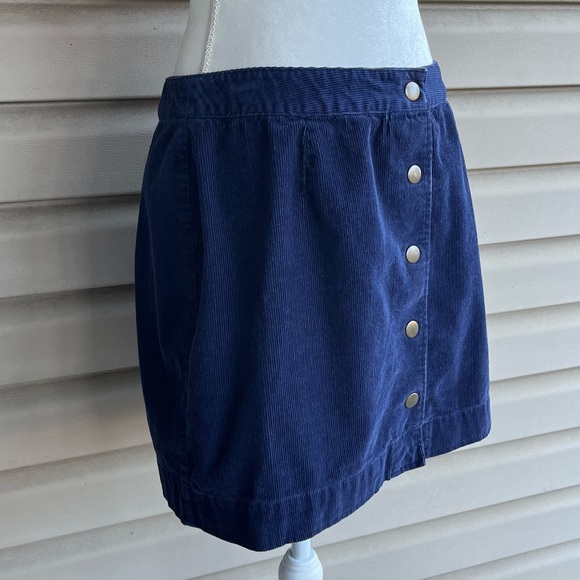•OLD NAVY• Navy Blue Snap-Up Corduroy Mini Skirt - Size 8 - Picture 3 of 7